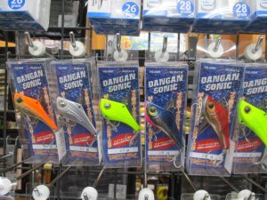 良く飛んで、良く釣れるルアーが入荷！！