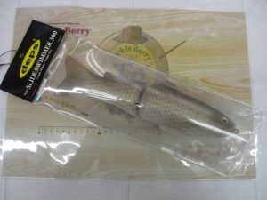 新品、中古入荷情報！！