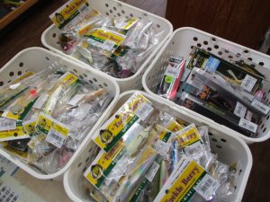 新入荷コーナーに中古ルアー並べました♪
