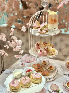 奈々です！アフタヌーンティーに行ってきました🌸