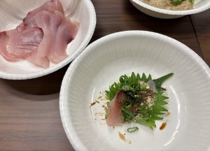 奈々です！会社で“釣りたてブリ”をいただきました😋