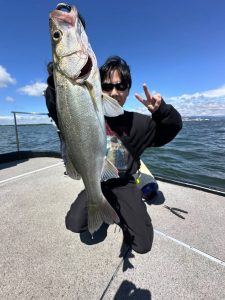 博多湾ﾎﾞｰﾄシーバス釣行！