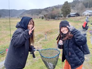 管釣りも楽しい時期になりますた🎣