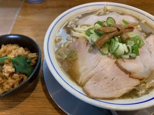 赤と青どちらが良いやろか🧐