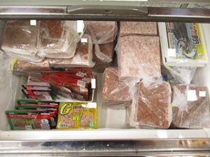 冷凍エサ入荷しました。