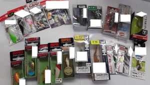 中古トラウトルアー結構入りました