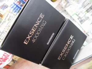 【入荷情報】25エクセンス!!!
