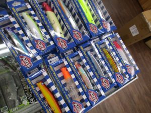 【入荷情報】アイザーリラード＆ビッグベイト限定カラー!!!
