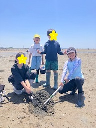 今シーズン3回目の潮干狩りに出掛けてきました🦀