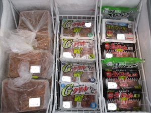 冷凍餌沢山あります🦐