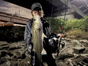 荒川シーバスに行ってきました！ツムジに連発！？