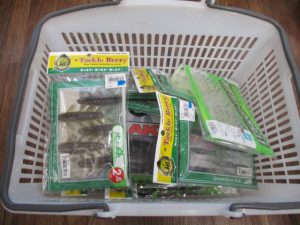 中古餌釣り用品・バスワーム・鏡牙ジグ大量入荷！