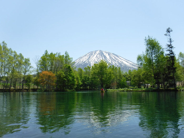 湖と山の写真