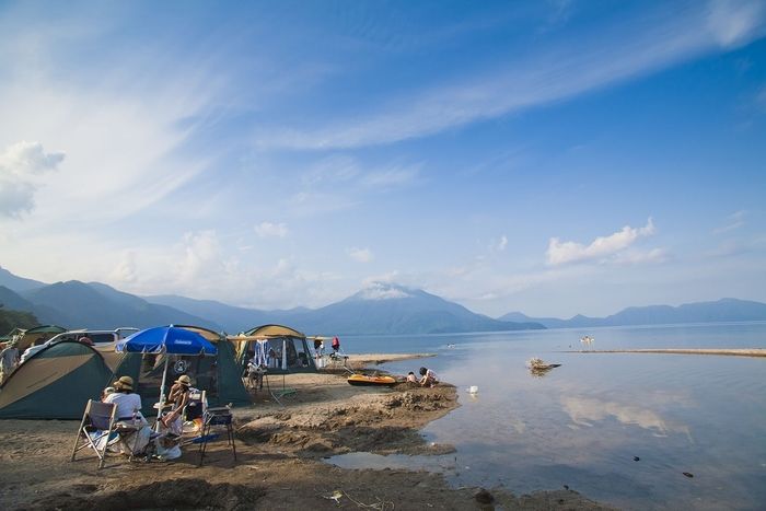 美笛キャンプ場の湖岸のキャンプサイト