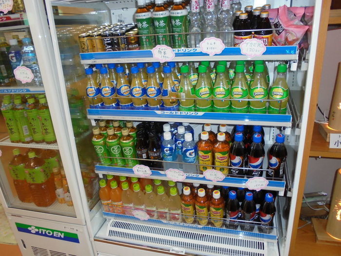 キャンプの売店で売っている飲み物の写真