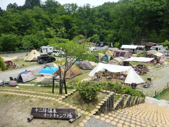 十二坊温泉オートキャンプ場のテントサイトの写真