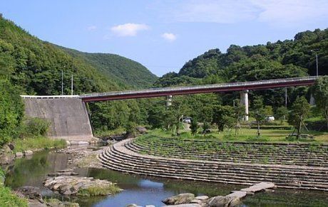 公園 川
