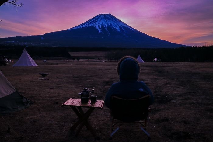 夕焼けの富士山の写真