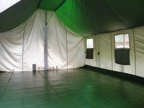 駒ヶ根キャンプセンターの常設テント