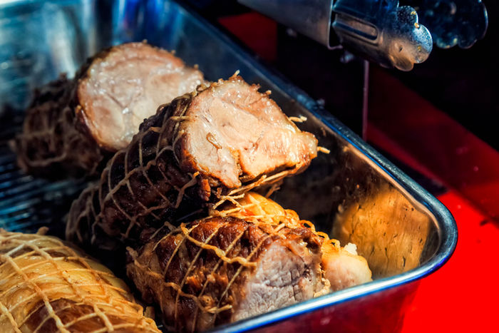 ダッチオーブンで作りたい料理no 1 簡単ジューシーなローストビーフ 2ページ目 キャンプ アウトドア情報メディアhinata