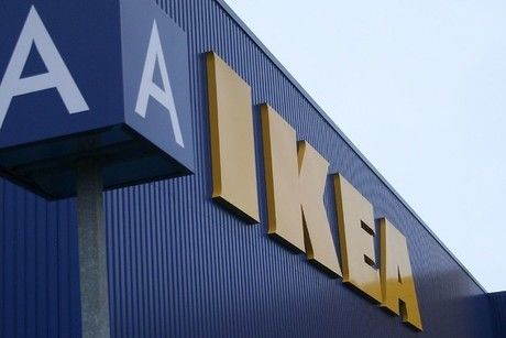 IKEAの看板の画像