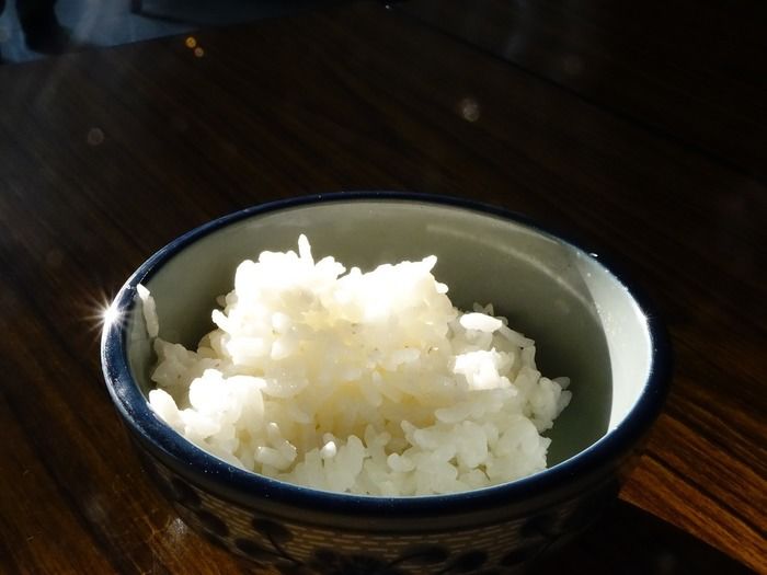 茶碗の白米