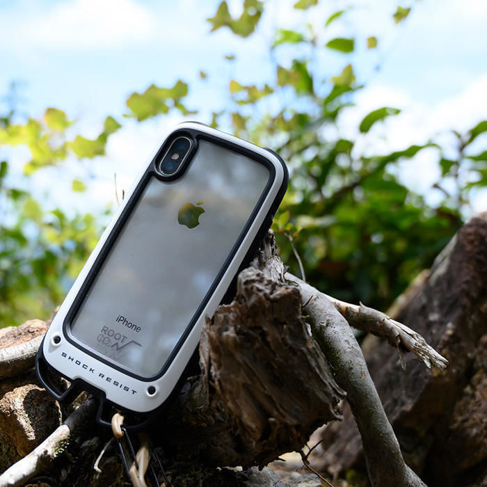 自然の中に溶け込むROOT CO.のスマホケース