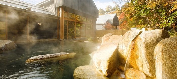 トンボの湯の露天風呂