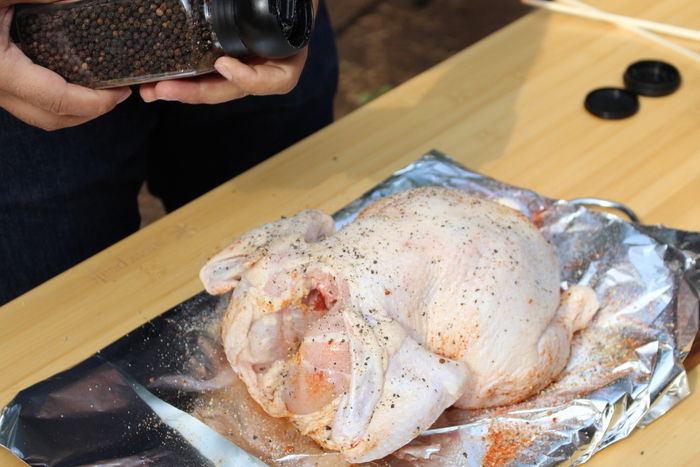 再掲 Hinataの肉焼き名人に聞く 本気でウマいビア缶チキンの作り方 キャンプ アウトドア情報メディアhinata
