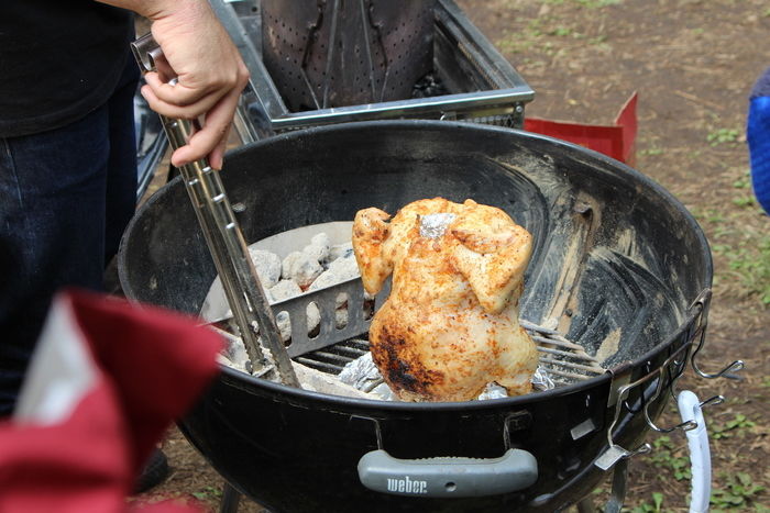 再掲 Hinataの肉焼き名人に聞く 本気でウマいビア缶チキンの作り方 キャンプ アウトドア情報メディアhinata