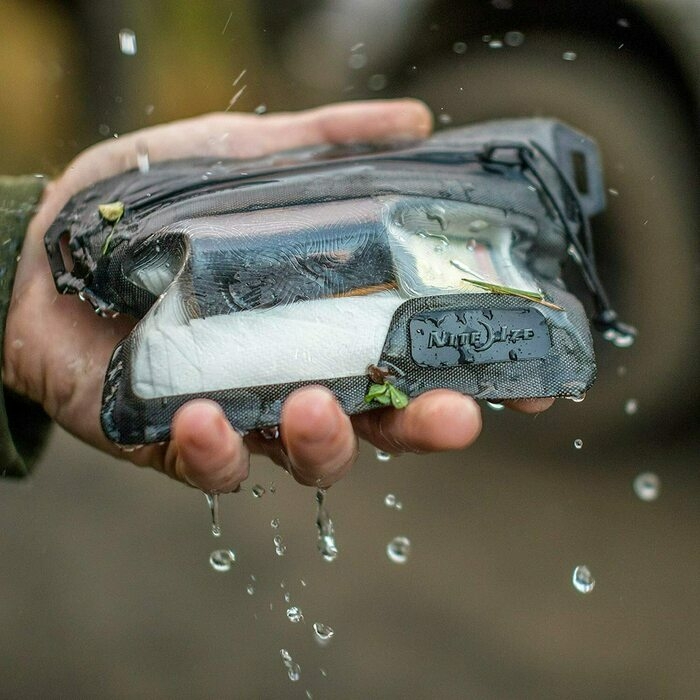 ナイトアイズの防水財布