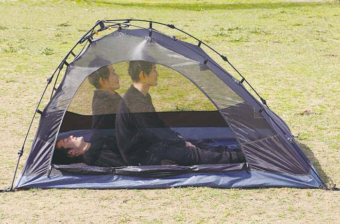 ワンタッチアシメテントの室内