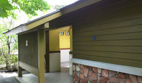 トイレ外観