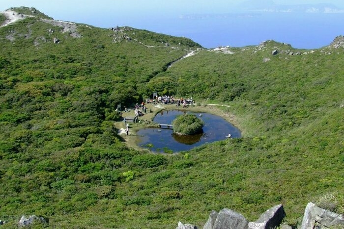 天井山のハート型の不動池