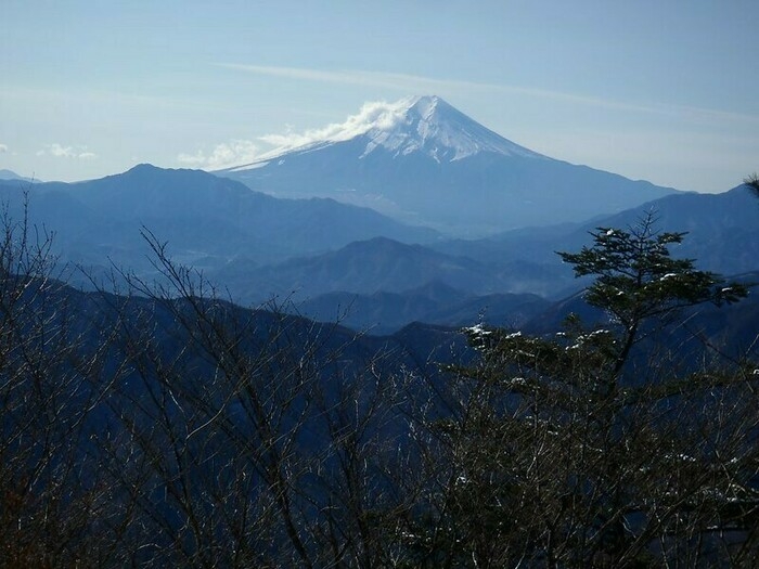 三頭山