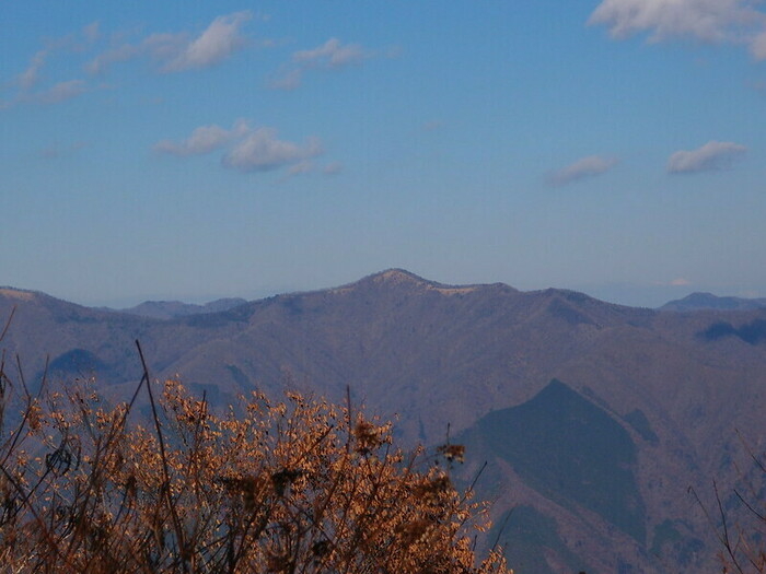 三頭山