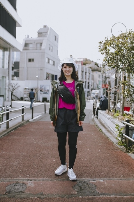 コロンビアショップ原宿店の女性スタッフのファッションスナップ