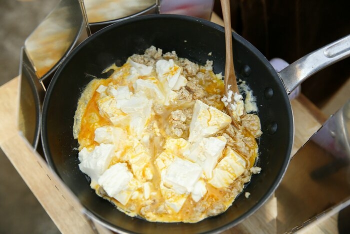 とうふと鶏肉のボリューム満点丼