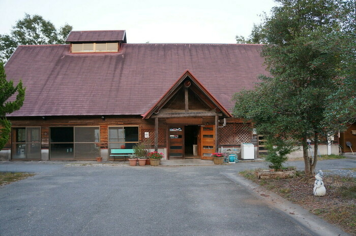 キャンプ場の管理棟