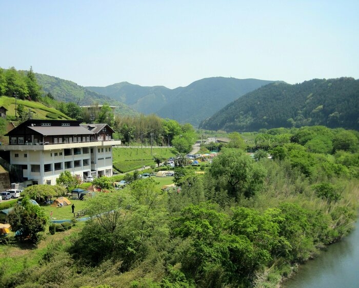 四万十川沿いにあるキャンプ施設