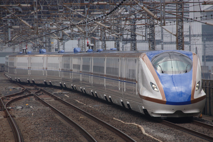 上越新幹線や北陸新幹線として運行しているE7系
