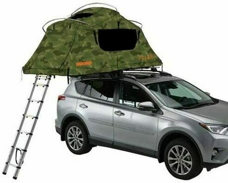 テント型ルーフテントを乗せた車の画像
