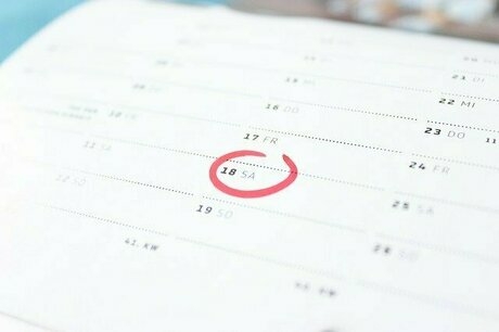 カレンダーの18に赤い丸印
