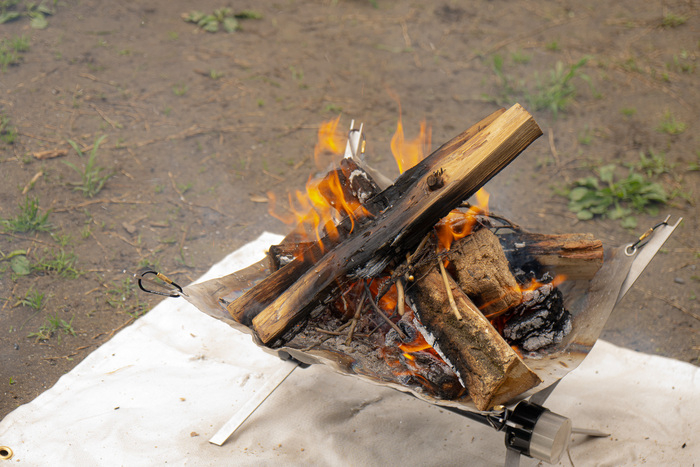 キャンプの教科書 きほんの き Vol 3 焚き火編 3ページ目 キャンプ アウトドア情報メディアhinata