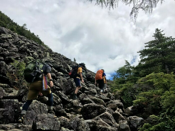 甲斐駒ヶ岳に向かう登山道