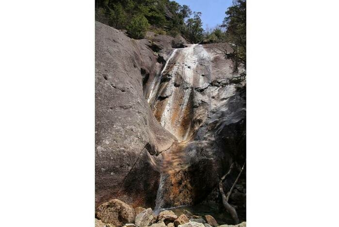 瑞牆山登山道にある不動滝