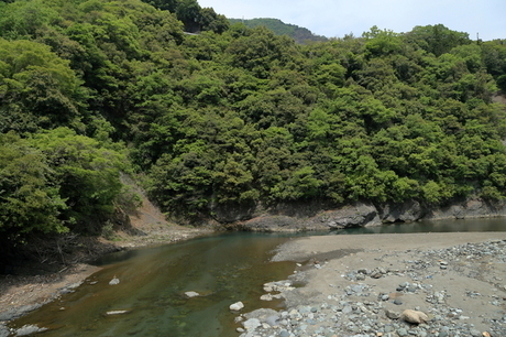 相模原緑区を流れる川