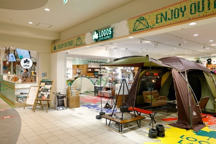 ロゴスの店頭の様子