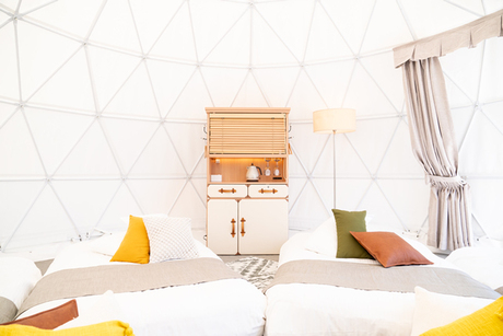 GLAMP ELEMENTのホワイトドームの内側の様子