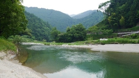 川